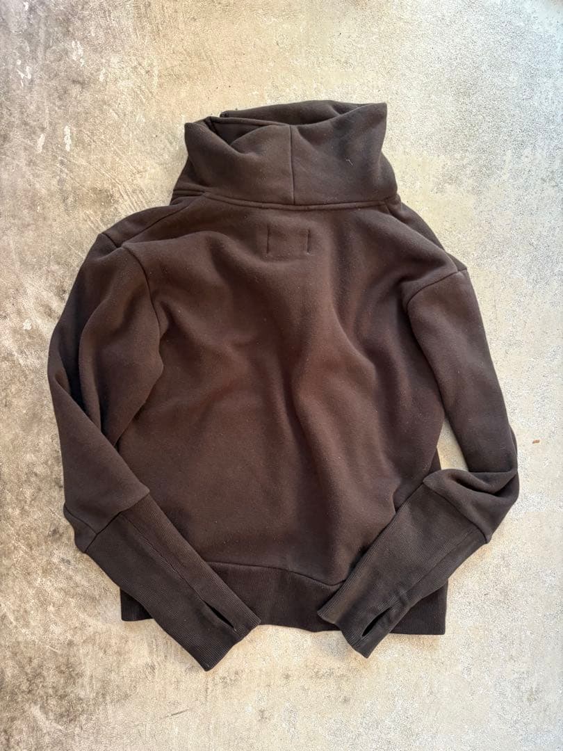 黝*様 UGG ハイネックジャケット　変形ジップ　サムホールarchive op