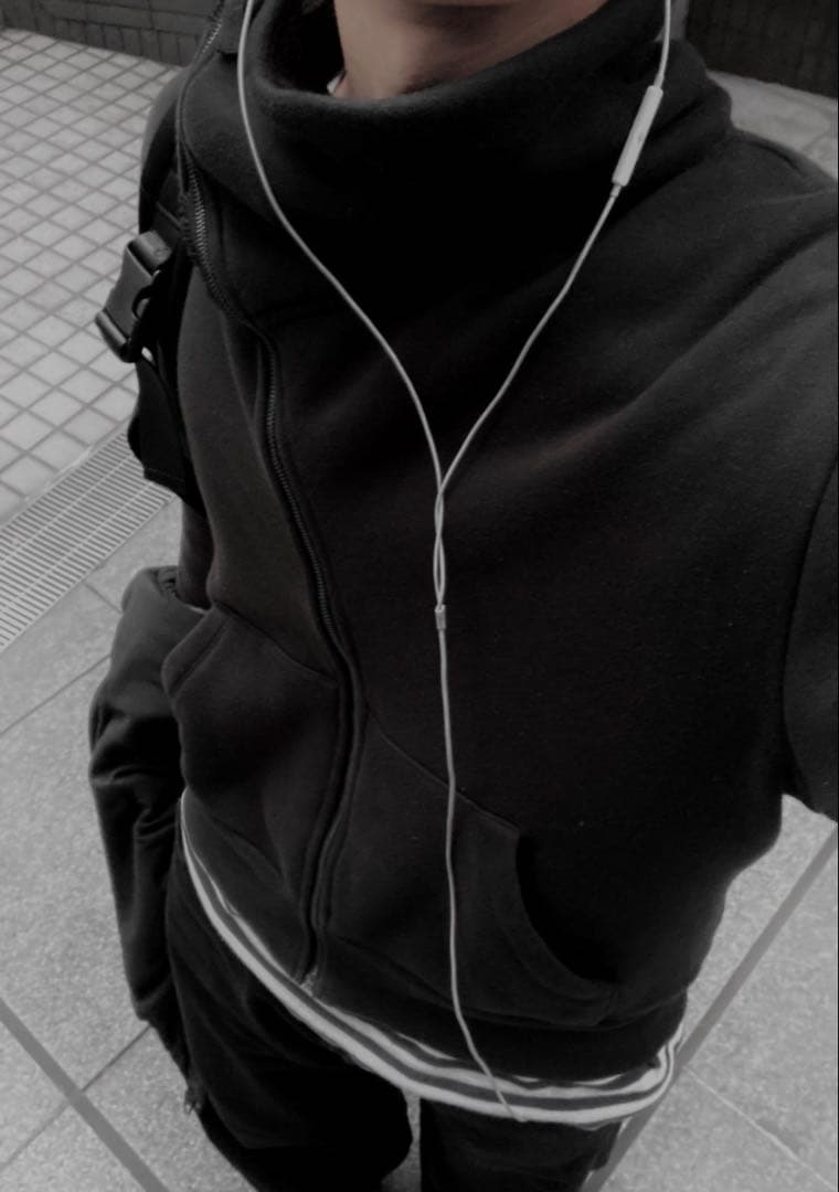 黝*様 UGG ハイネックジャケット　変形ジップ　サムホールarchive op