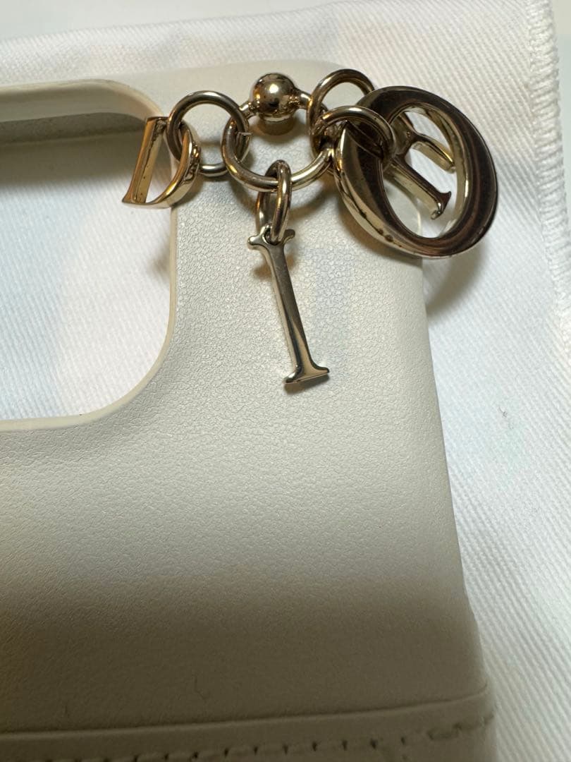 DIOR カナージュ　iPhone15Pro スマホケース