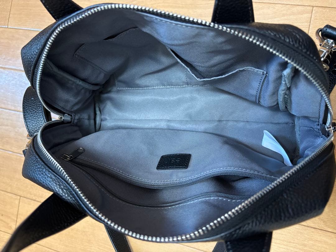 《本革/ショルダー付き》スタッズボストンバッグ