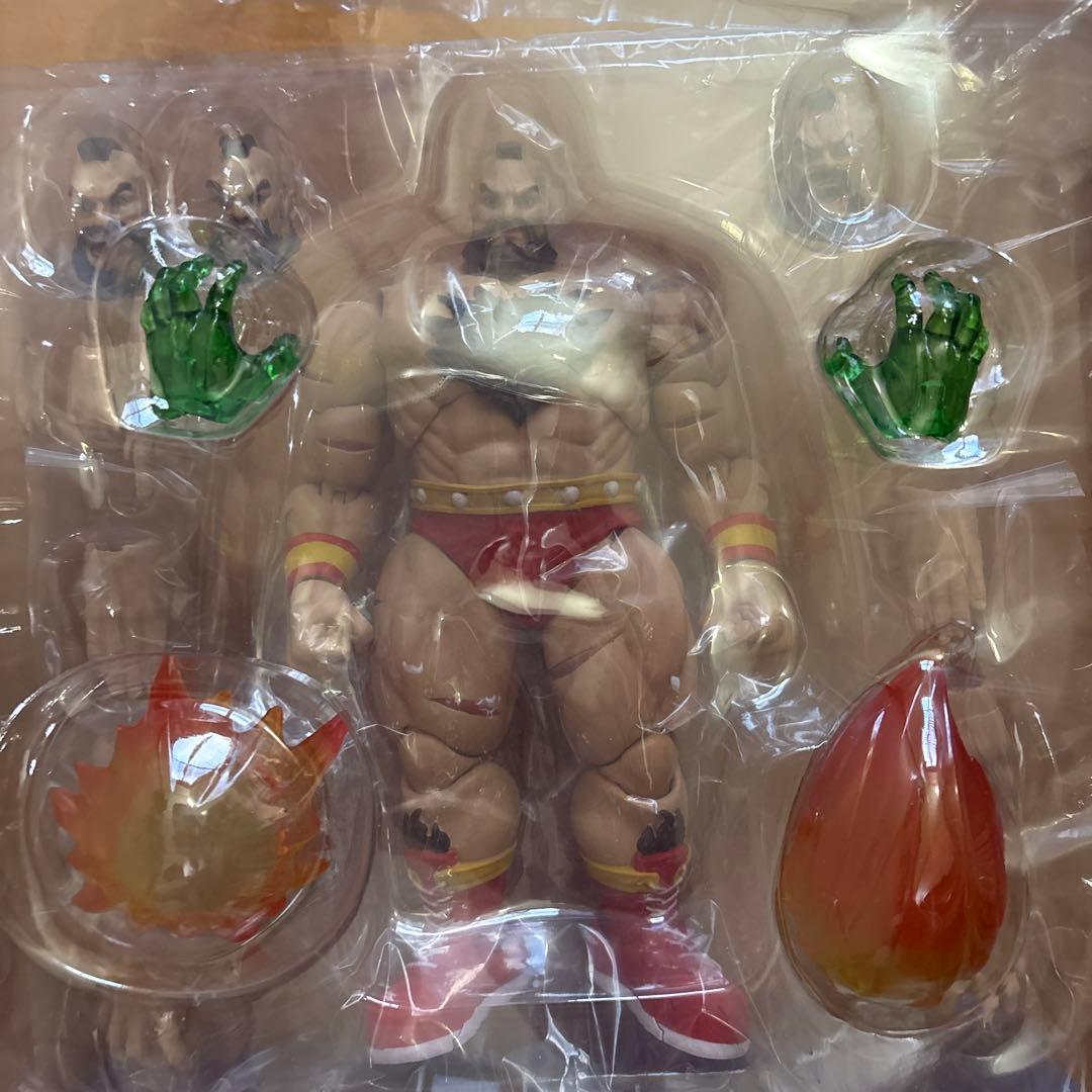 ストームコレクティブルズ　ストリートファイター II ザンギエフ　フィギュア