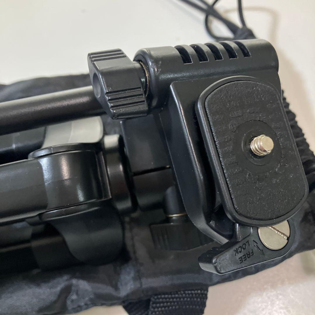 Nikon D3300ダブルズームキット一眼レフ　三脚　ワイヤレスアダプターあり