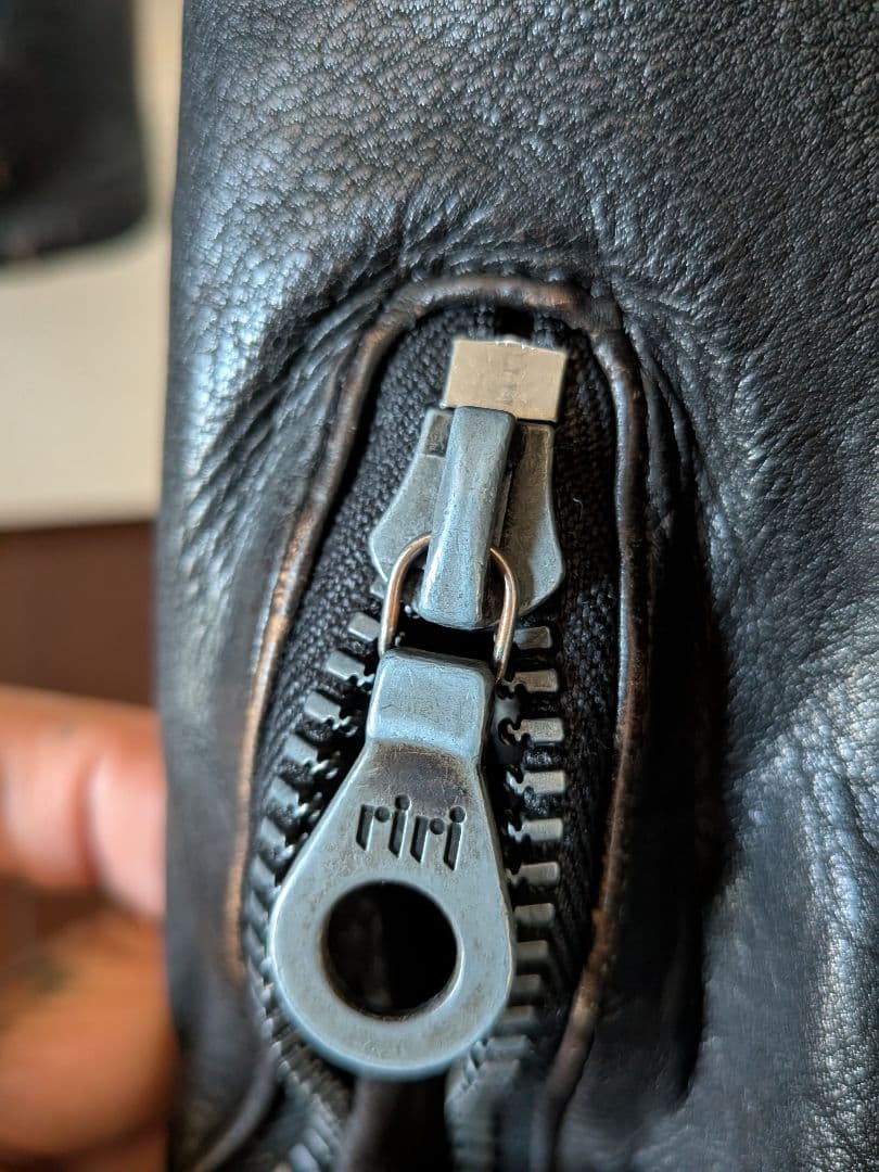 バックラッシュ　イサムカタヤマ　シングルライダース　カーフ　サイズS