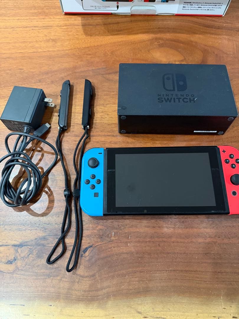 Nintendo Switch 本体 ネオンブルー・レッド