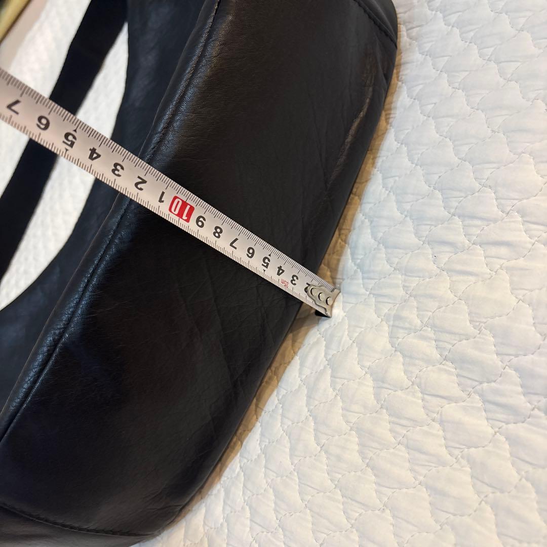 ま*ろ様 ラシット　ブラックレザーショルダーバッグ　russet