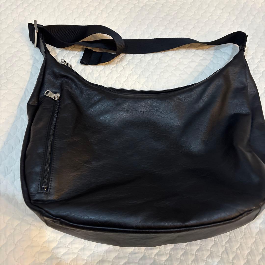 ま*ろ様 ラシット　ブラックレザーショルダーバッグ　russet