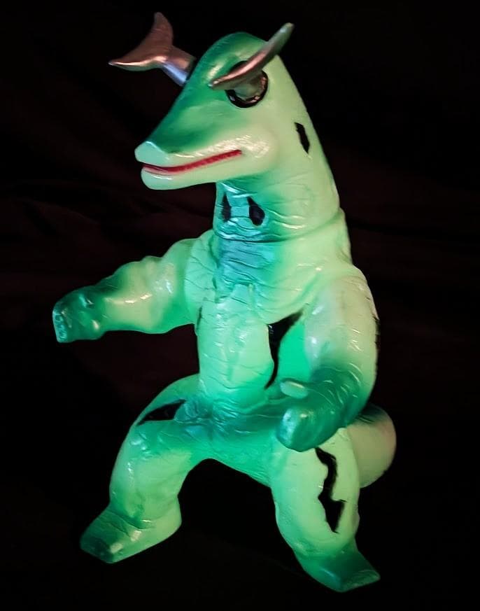 エレキング「ウルトラセブン」登場怪獣（ブルマァク復刻）蓄光版ソフビフィギュア