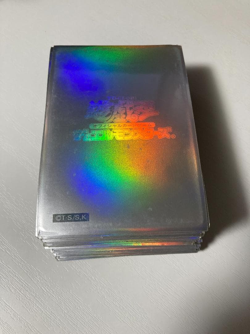 遊戯王 公式 スリーブ 81枚 初期ロゴ ホロ　銀　シルバー　プロテクター