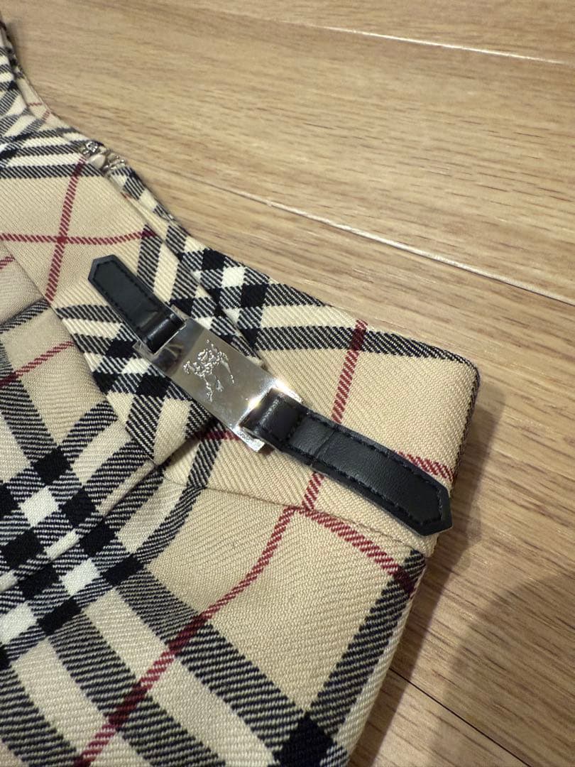 新品未使用　バーバリー　BURBERRY ベージュ　プリーツスカート
