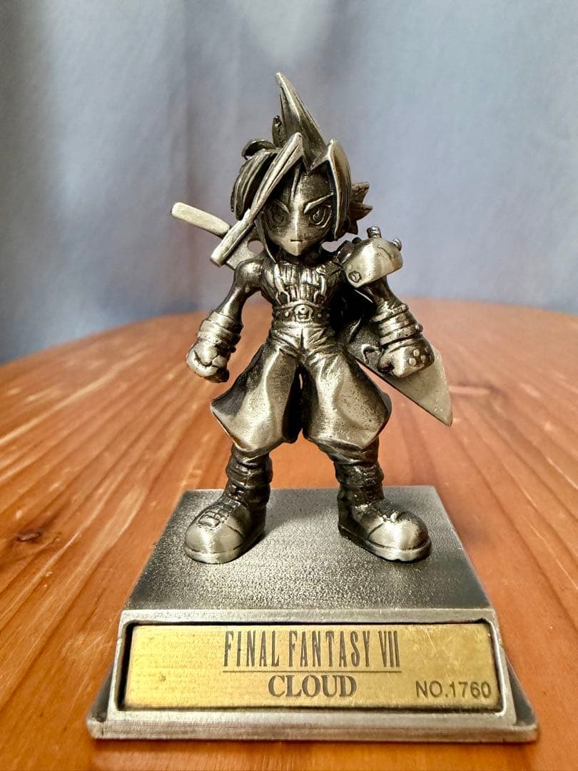 FINAL FANTASY VII クラウド フィギュア