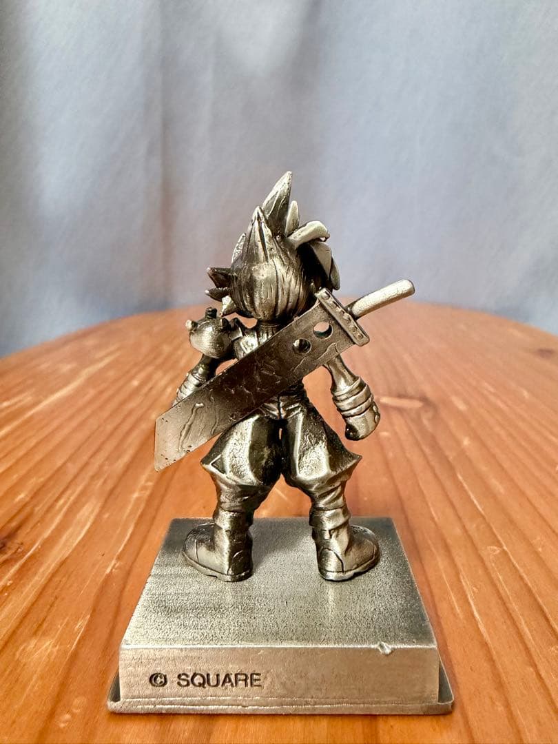 FINAL FANTASY VII クラウド フィギュア