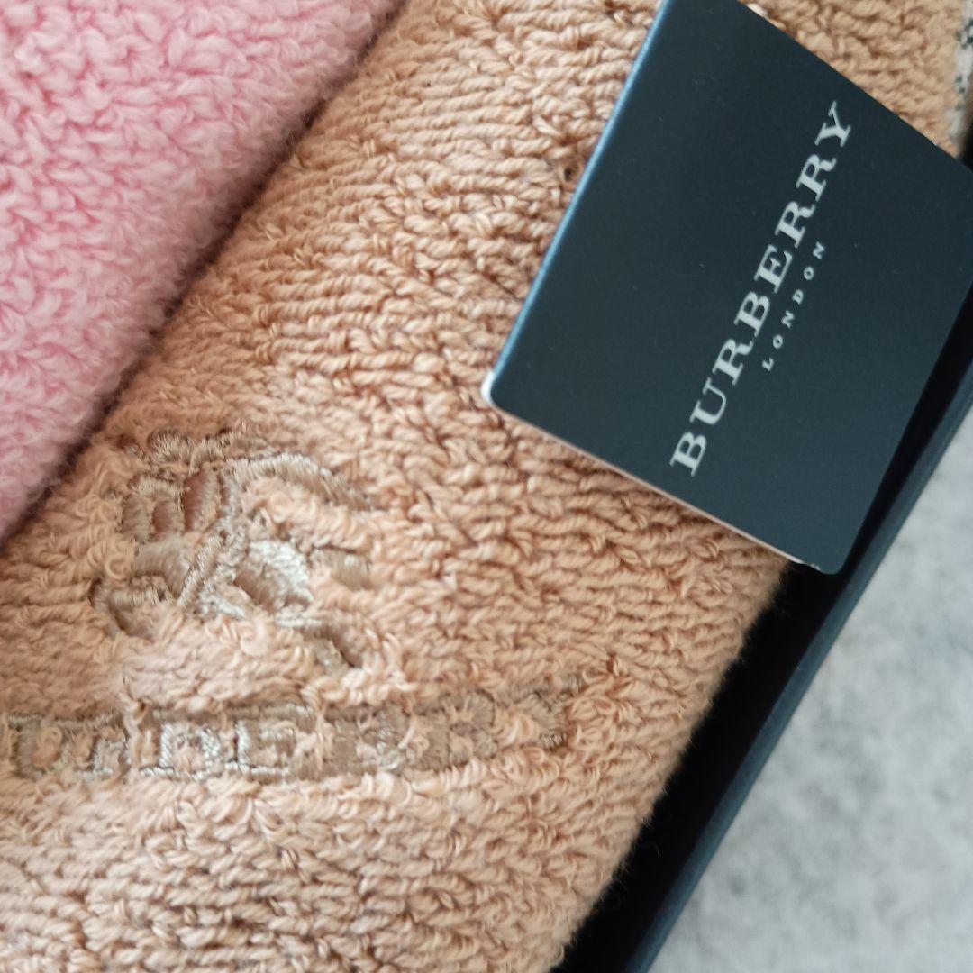 バーバリー　　4枚　　タオルハンカチ　　　チェック　　　②　　セット　　箱