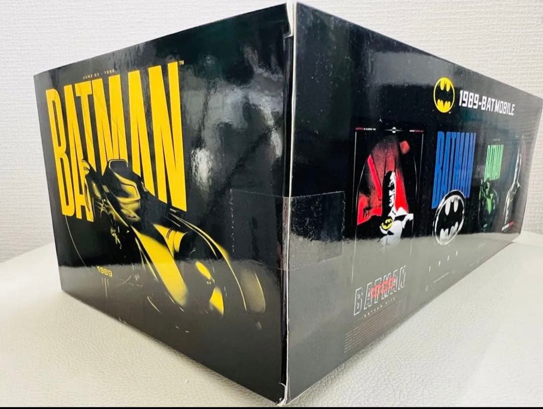 1:18 1989年映画版合金製バットモービル（新品.組立不要）