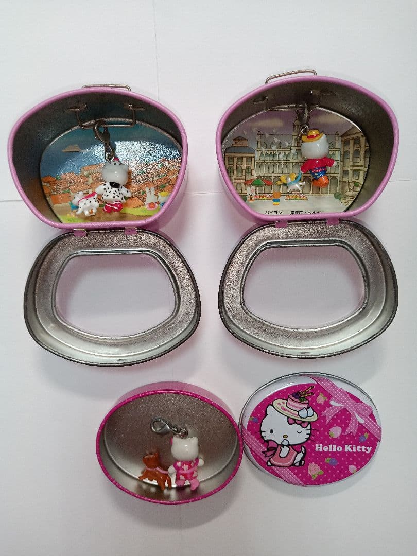 ハッピー　ハローキティ　世界　子犬のお散歩　ファスナーマスコット　6種