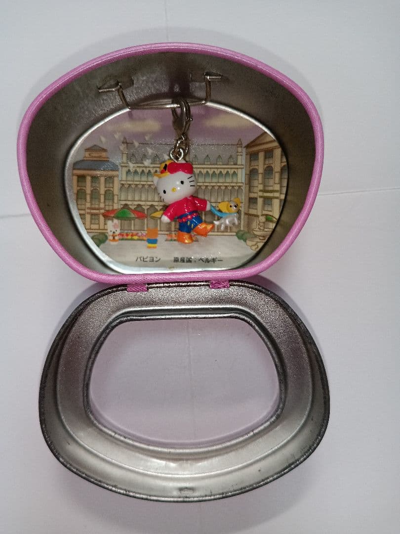 ハッピー　ハローキティ　世界　子犬のお散歩　ファスナーマスコット　6種