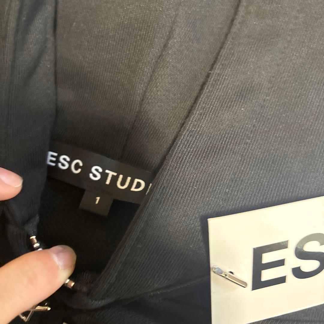 【ESC STUDIO】lettering hoodie zip-up