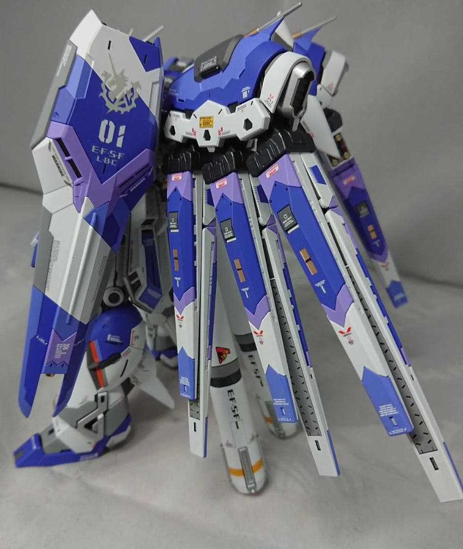 RG Hi-νガンダム＆ハイパー・メガ・バズーカ・ランチャー【塗装済みガンプラ】