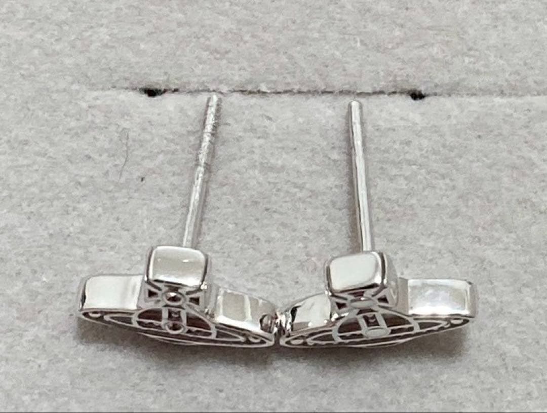 ヴィヴィアンウエストウッド　シルバー925オーブピアス