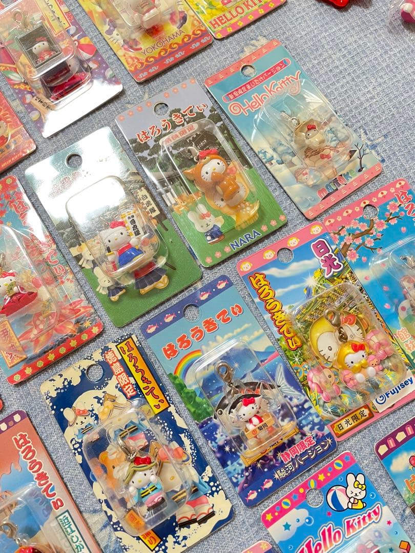 ハローキティ ファスナーマスコットキーホルダー 70個 その他8個