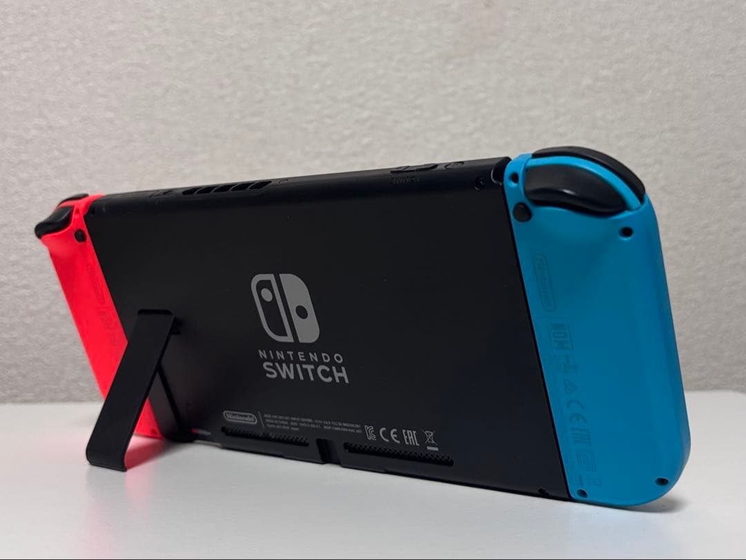 【中古品】Nintendo Switch microSD キャリングケース付き