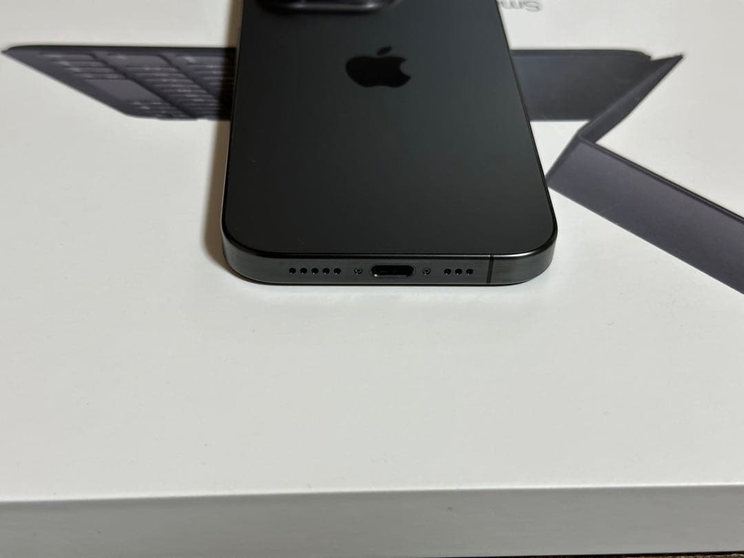 [美品] IPhone 15 Pro 128G ブラックチタニウム