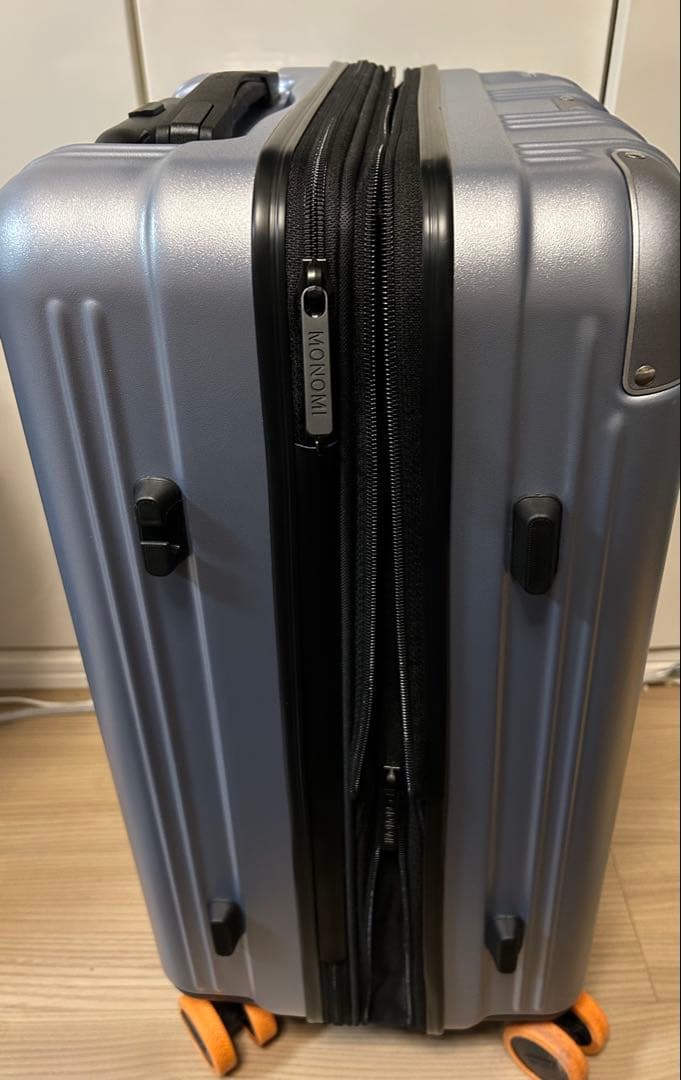 【専用】MONOMI シルバーキャリーケース Mサイズ65L
