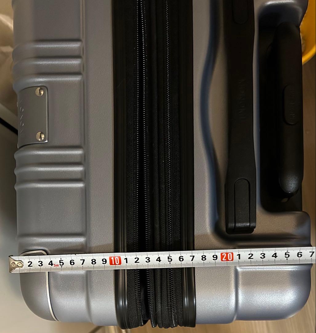 【専用】MONOMI シルバーキャリーケース Mサイズ65L