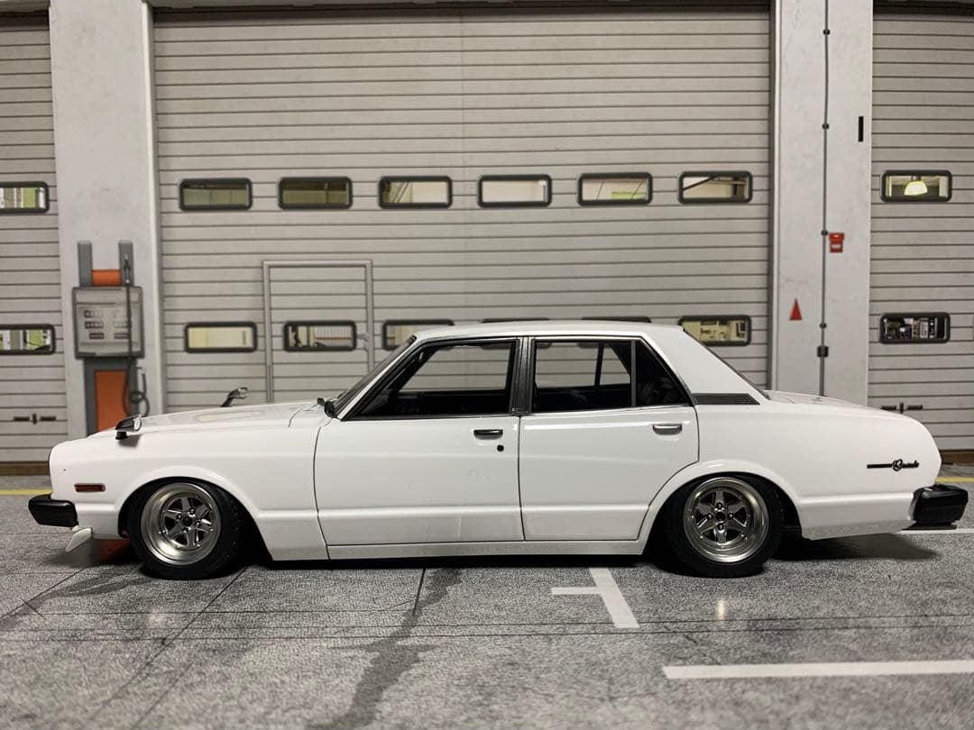 イグニッションモデル　1/18 トヨタ　マークⅡ グランデ　ホワイト　ロンシャン