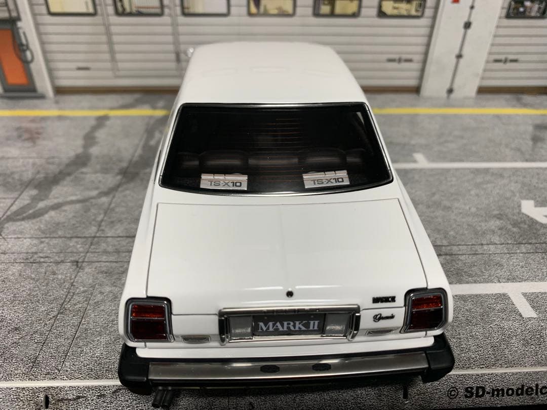 イグニッションモデル　1/18 トヨタ　マークⅡ グランデ　ホワイト　ロンシャン