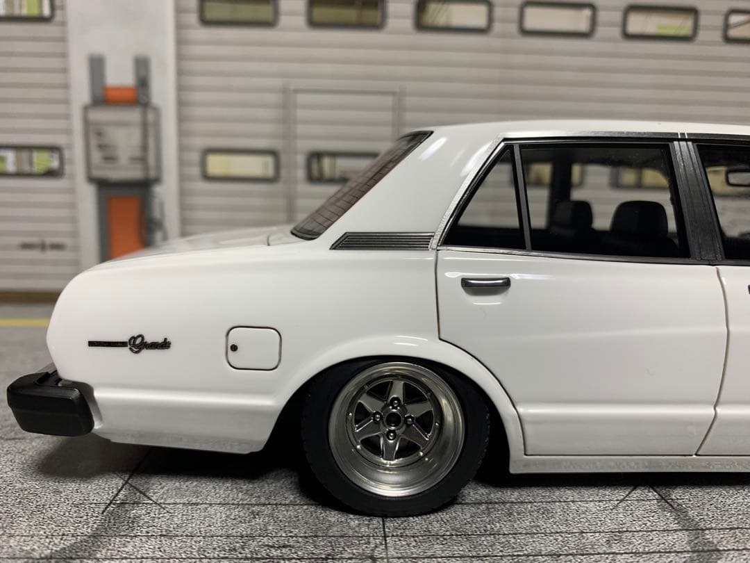 イグニッションモデル　1/18 トヨタ　マークⅡ グランデ　ホワイト　ロンシャン