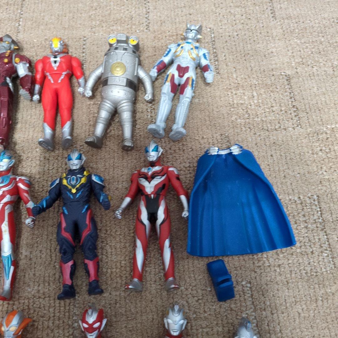 ウルトラマン　フィギュア　ソフビ　マント