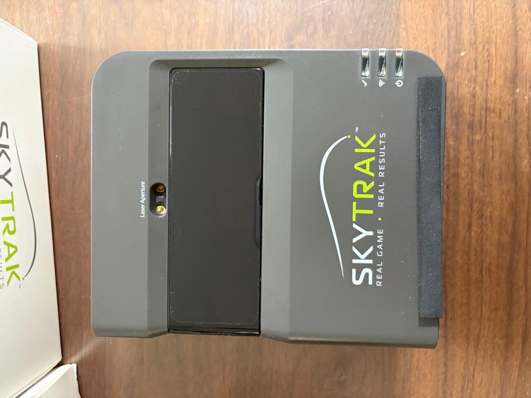 SkyTrak ゴルフ用距離計 箱付き