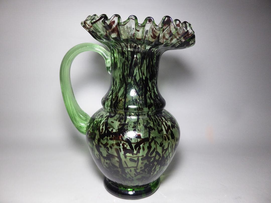 アンティーク　薄緑紫文入り花瓶