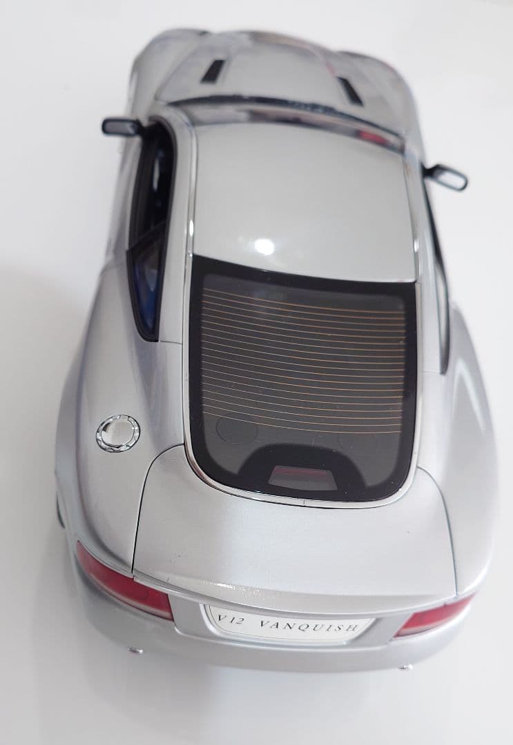 Aston Martin Vanquish V12 1/12【京商】