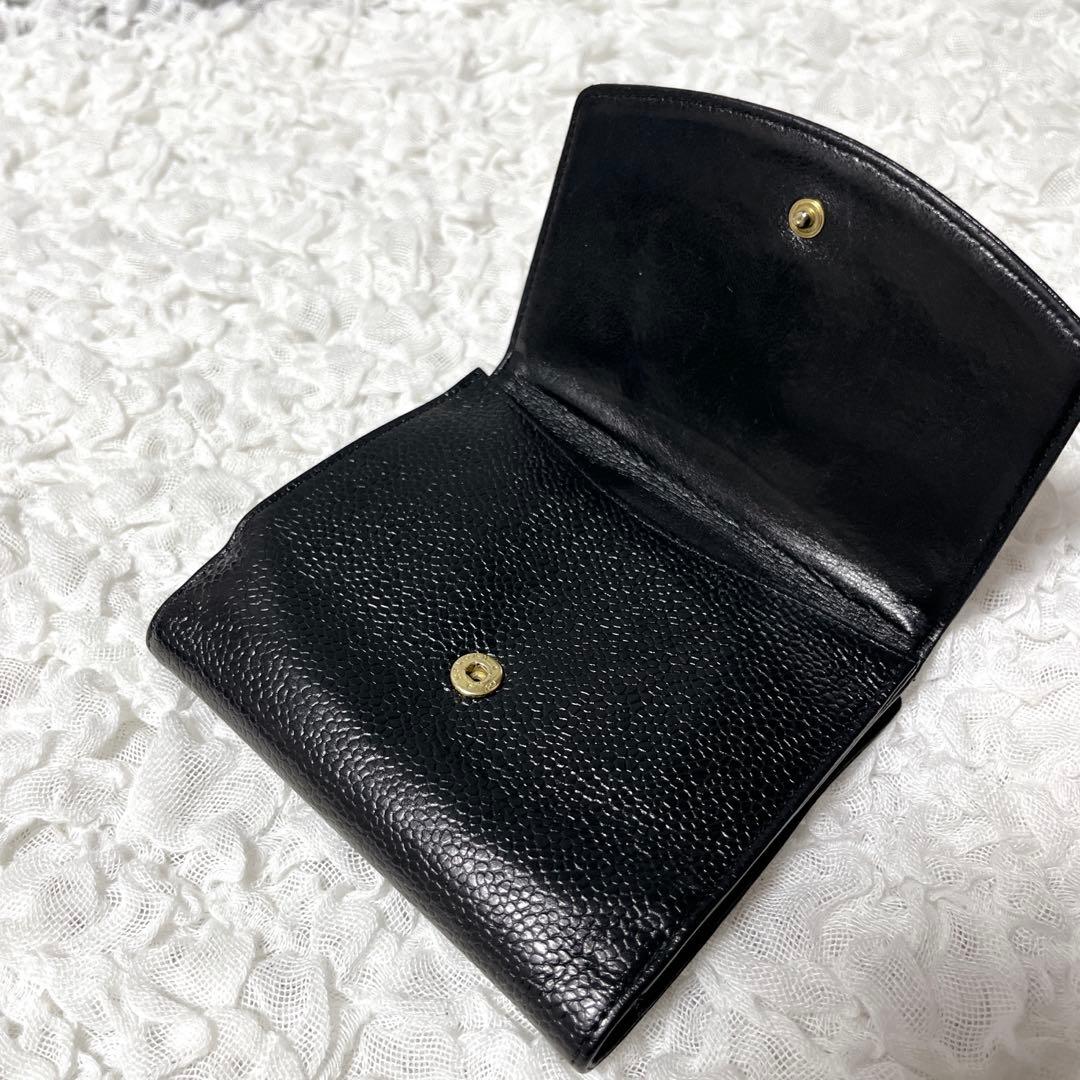 CHANEL ブラック 二つ折り財布 ギャランティカード　箱付　キャビアスキン