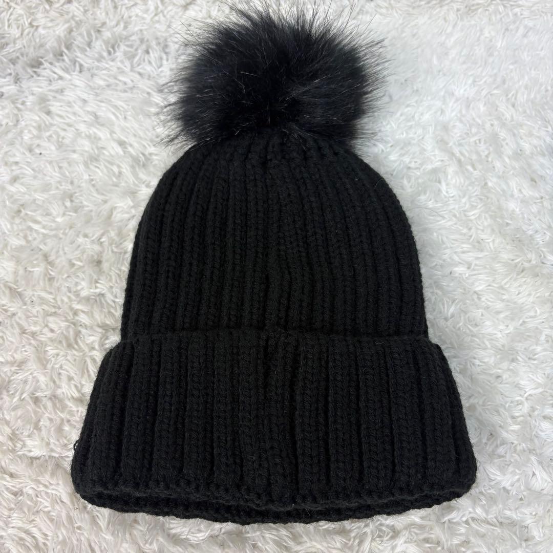 Moncler モンクレールブラック ポンポンニット帽 リアルファー付き