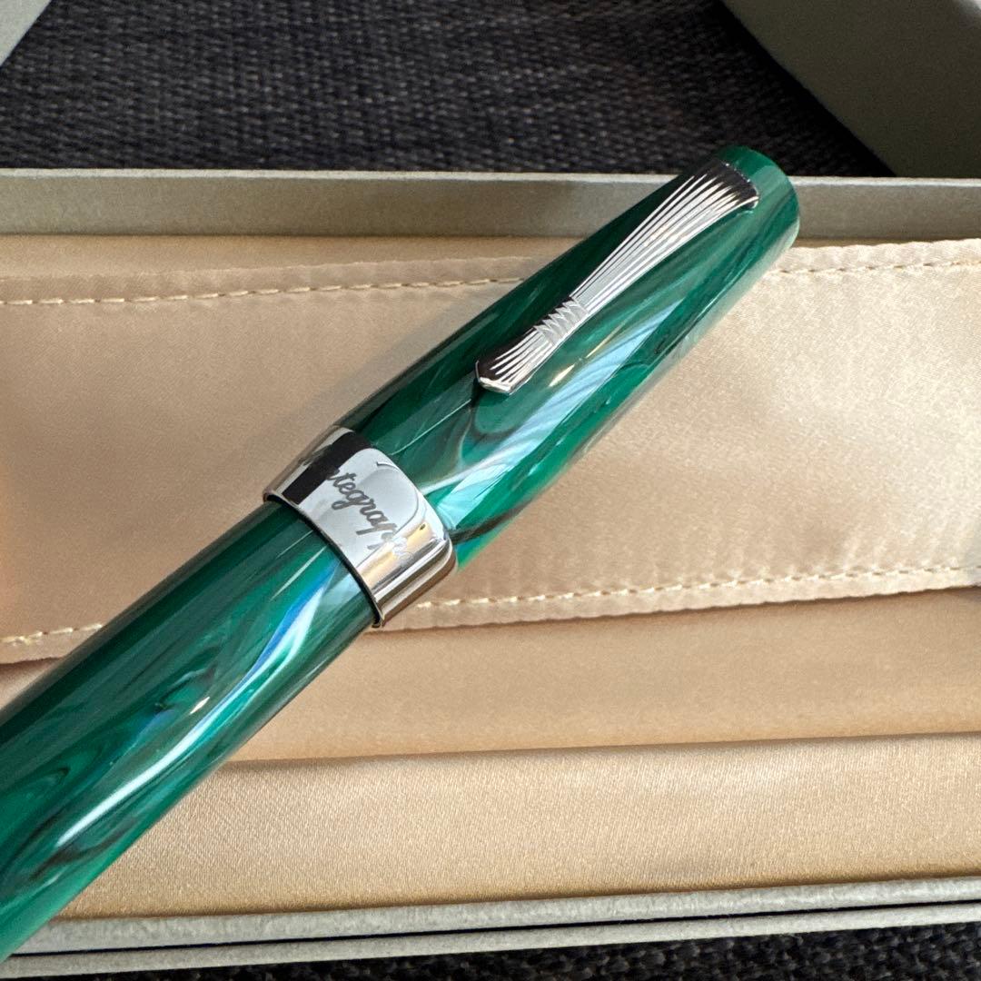 モンテグラッパ　エルモ02ボールペン(未使用品　箱付き)