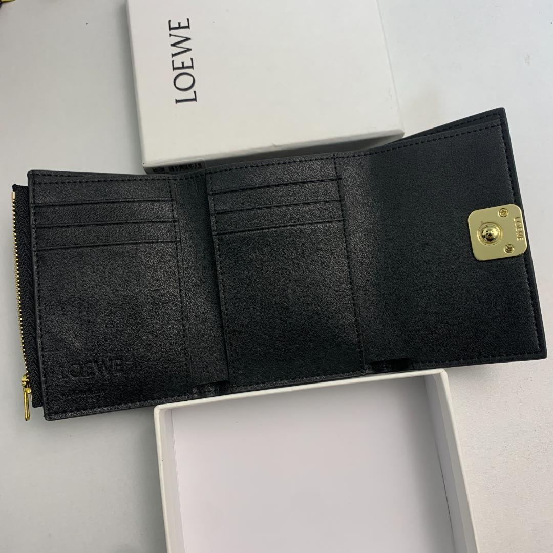LOEWE ブラックレザー 三つ折り財布