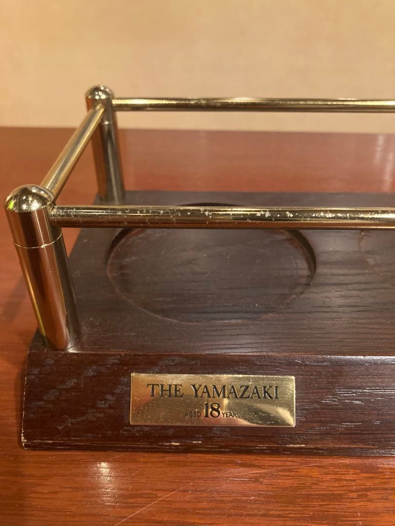 サントリーウイスキー山崎、白州専用木製台座　替えのプレート付き　ディスプレイ