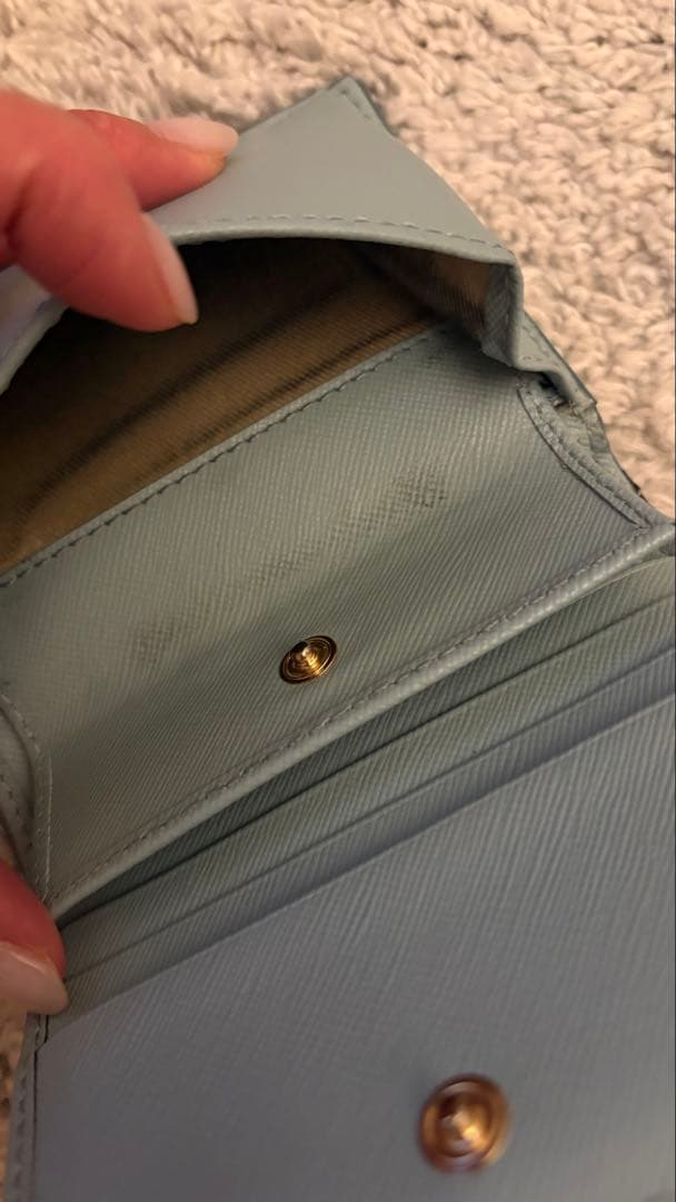 1月限定値下げ！入手困難！marni水色 二つ折り財布