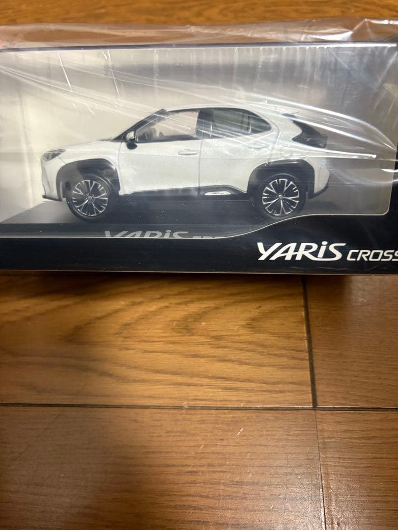 Yaris Cross ミニカー ホワイト
