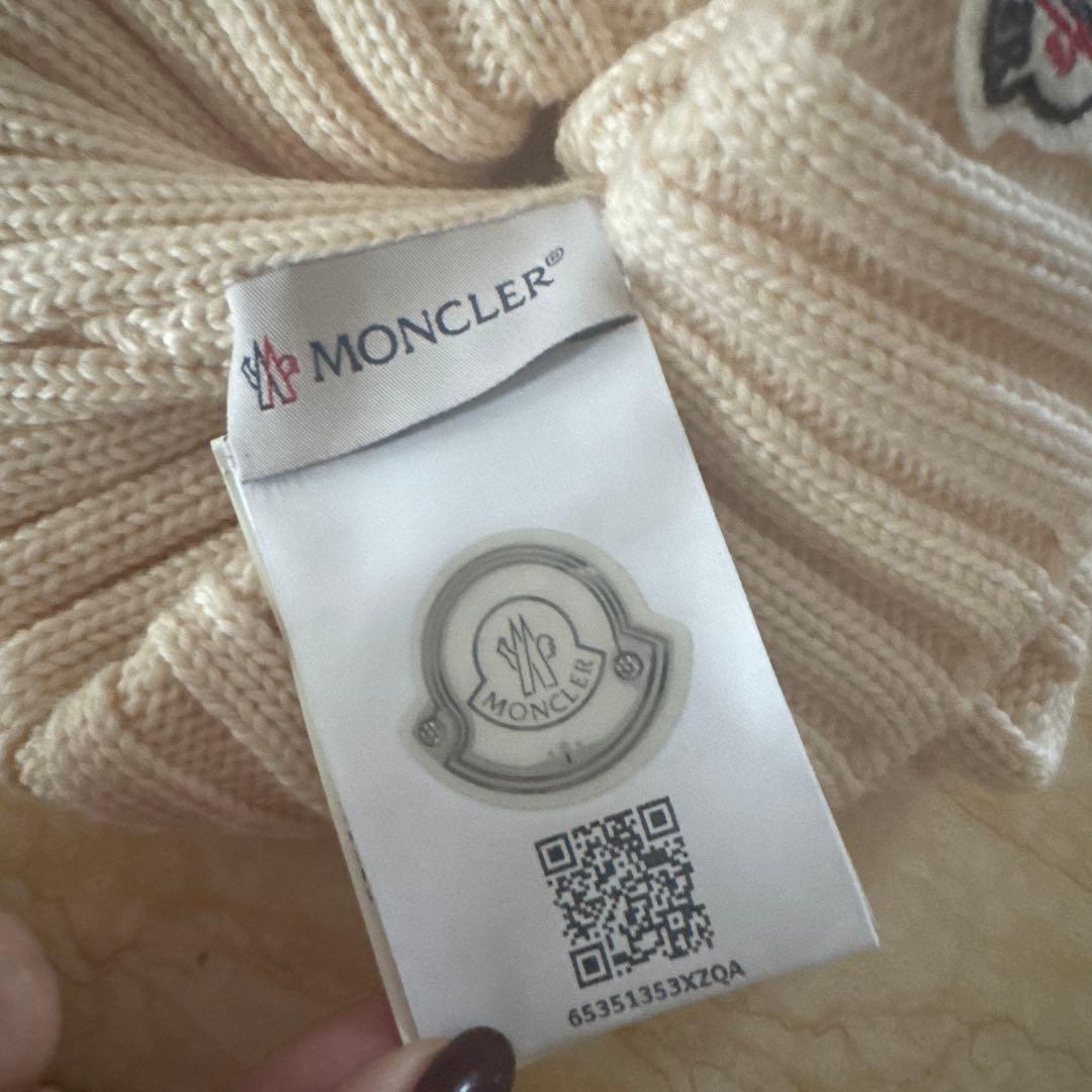 Moncler アイボリー　ベージュ　ファー付きニット帽