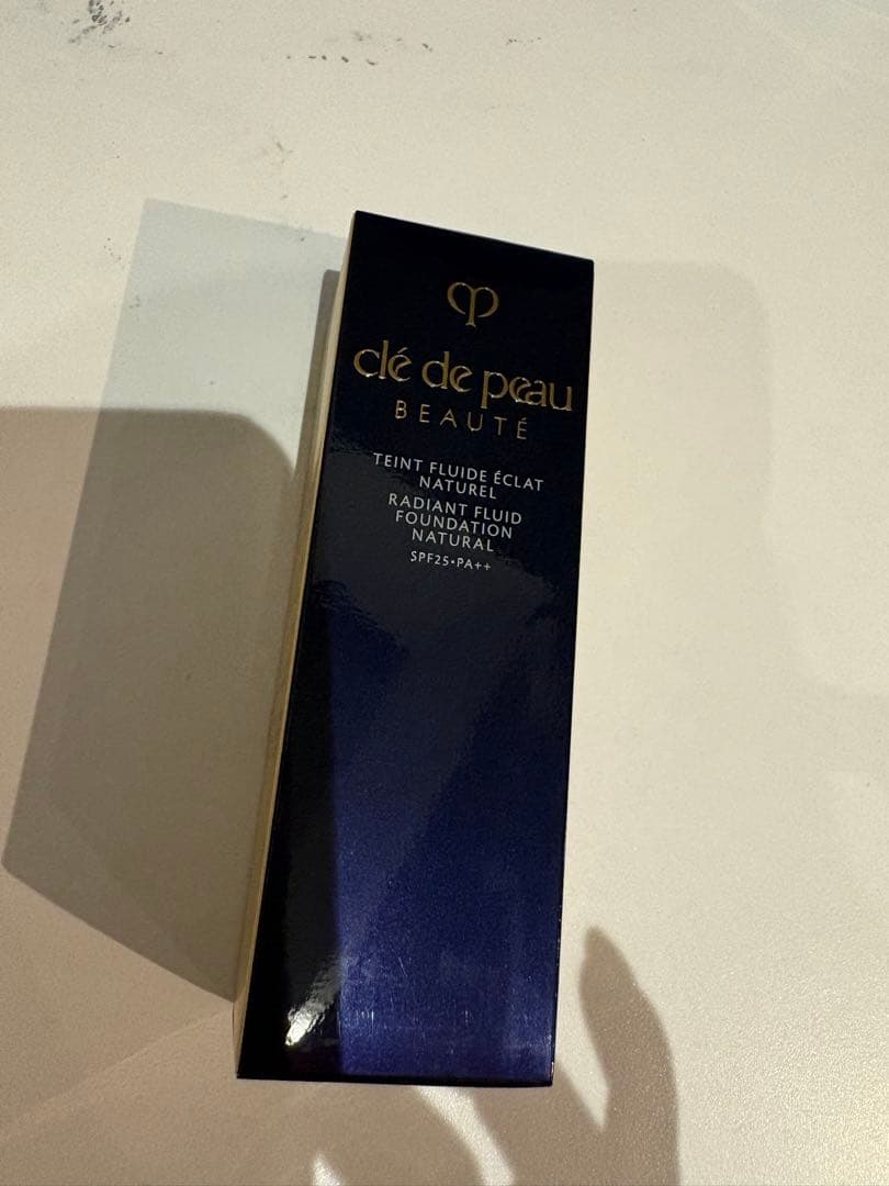 クレドポーボーテ　タンフリュイドエクラナチュレルoc10