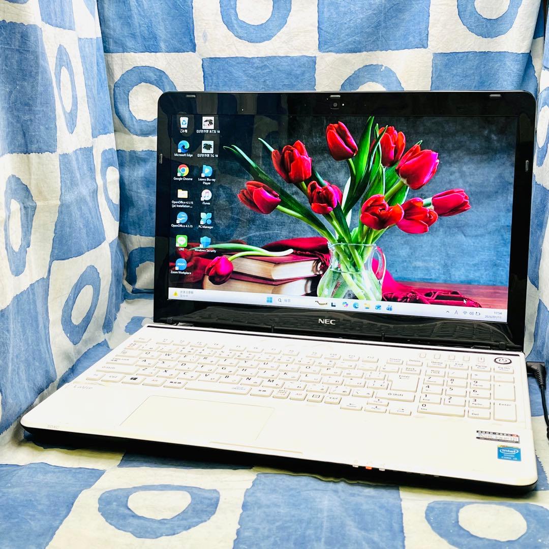 サクサク快適SSD☆人気白ノートパソコン♡ブルーレイ&カメラ！Windows11