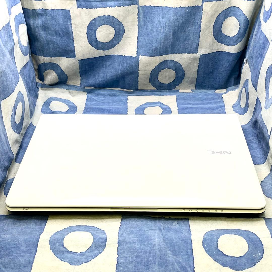 サクサク快適SSD☆人気白ノートパソコン♡ブルーレイ&カメラ！Windows11