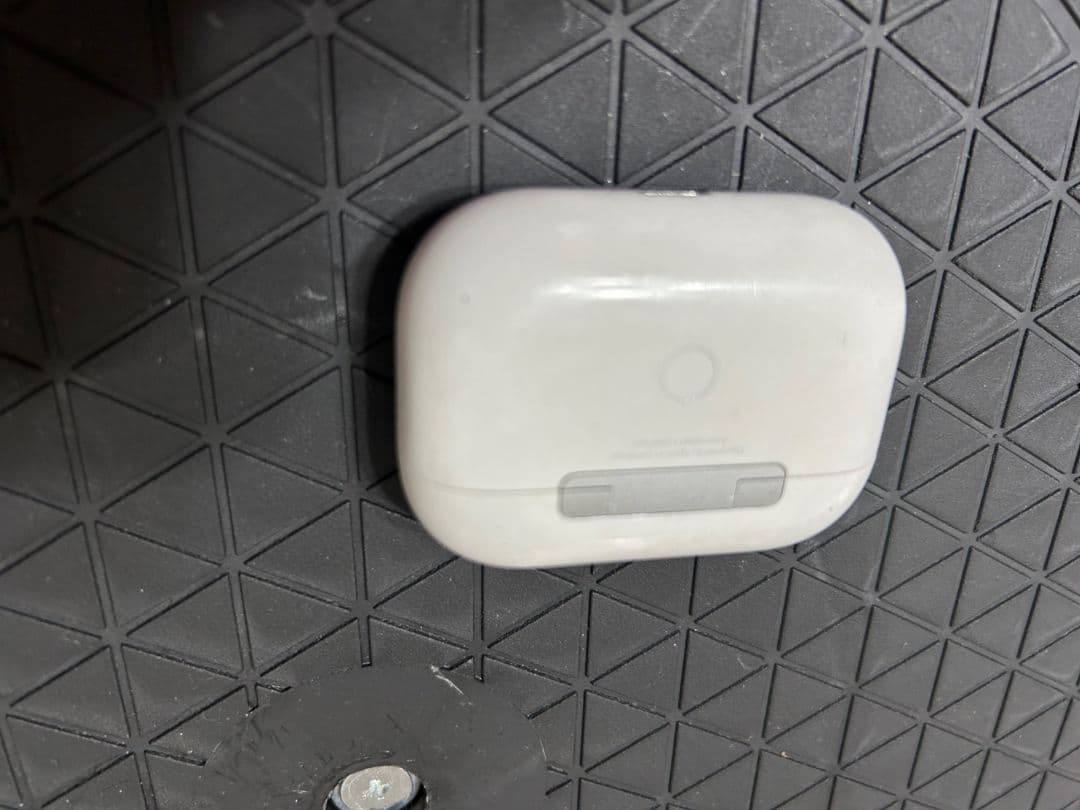 第二世代　エアポッズApple AirPods Proワイヤレス　充電ケース付