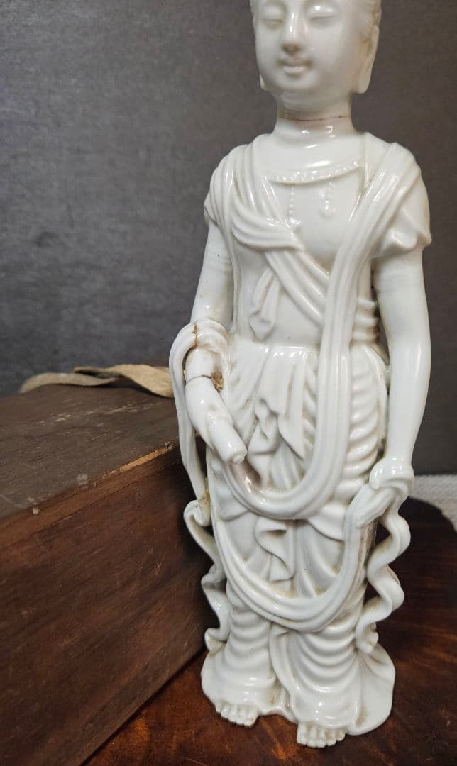 【時代古作品❗】明治時代　白磁　観音立像 観音像　観音様　伝世時代箱　仏教美術