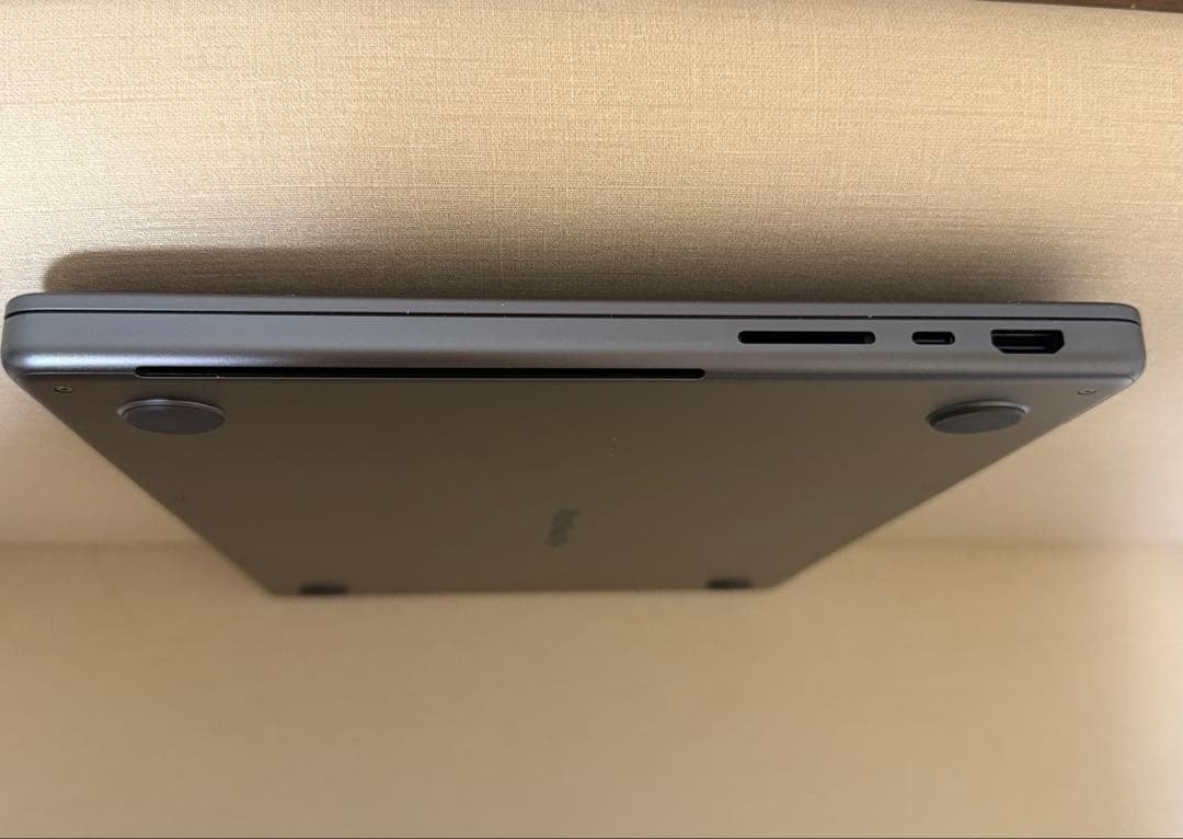 MacBook本体 MacBook Pro M4 14 16G 1TB Nano-texture