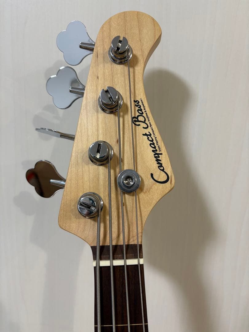 エレキベース サンバースト ショートスケール フレットレス