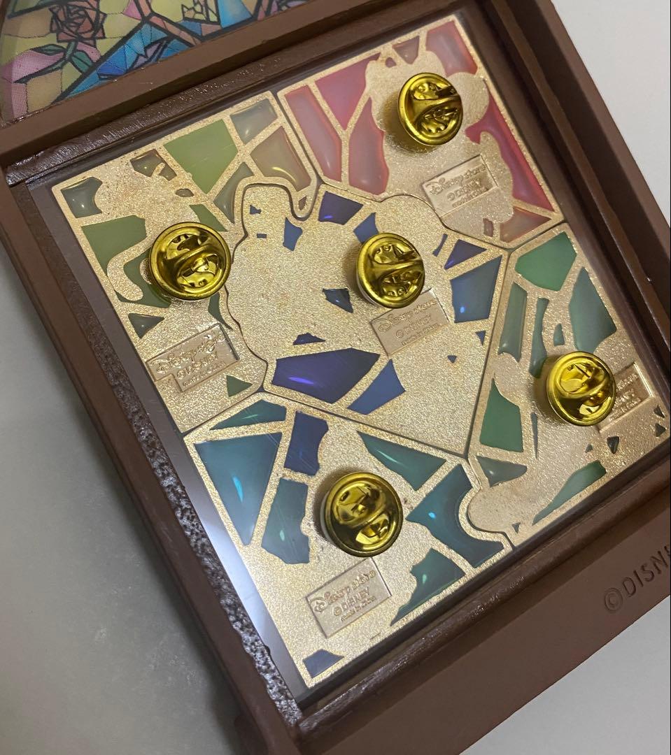 ディズニーストア　ステンドグラスピン 限定品　心斎橋店オープン記念　ピンバッジ